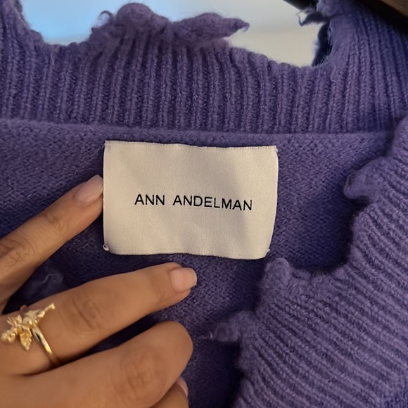 Wool short cardigan size 34. Looks like a small or xs. In great condition - Picture 3 of 5